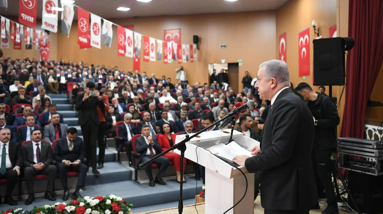 MHP Genel Başkan Yardımcısı Sadir Durmaz Osmaniye Belediye Meclis Üyeleri Toplantısında konuştu