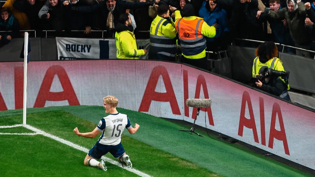 Tottenham, İngiltere Lig Kupası yarı finalinde avantajı kaptı! Tottenham 1 Liverpool 0 maç sonucu