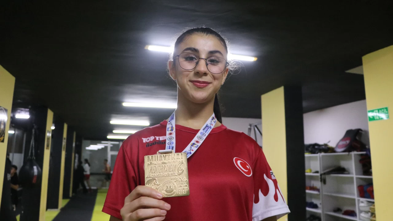 Astım hastalığını yenmek için başladığı Muaythai’de 15 madalya kazanan Ela Nur Gümüş’ün yeni hedefi Dünya Şampiyonası