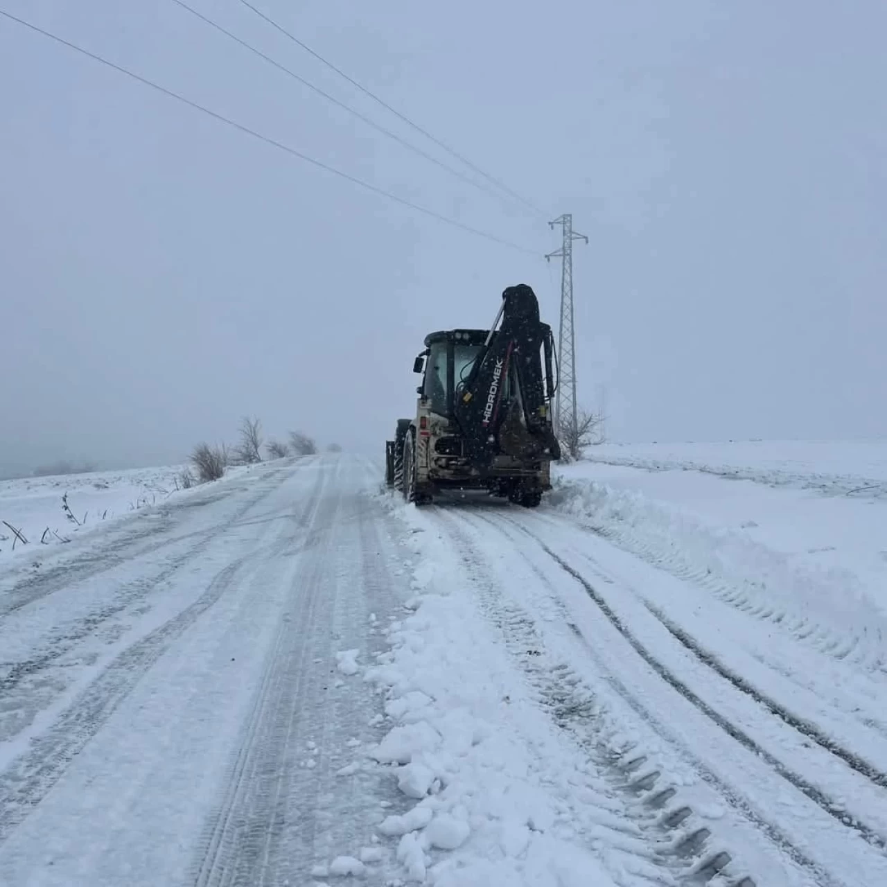 Edirne ve Tekirdağ beyaza büründü! Kar bulutları İstanbul'a geliyor