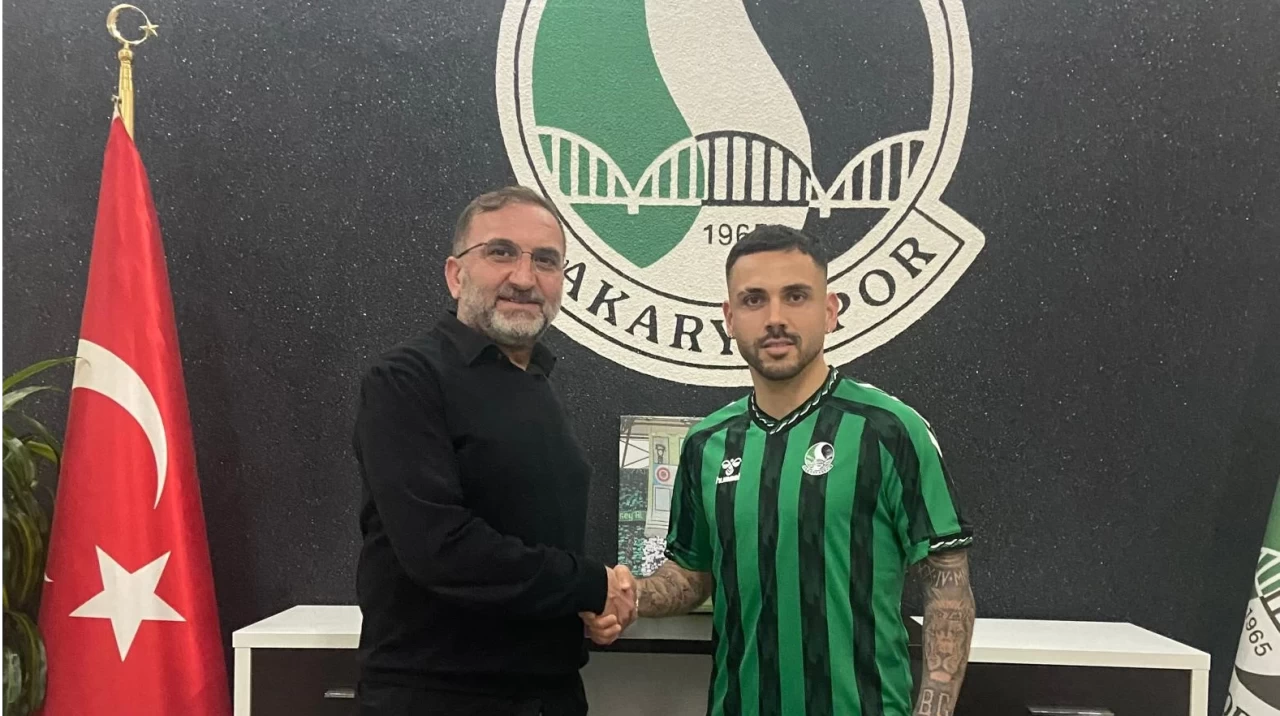 Sakaryaspor, Burak Çoban'ı transfer etti