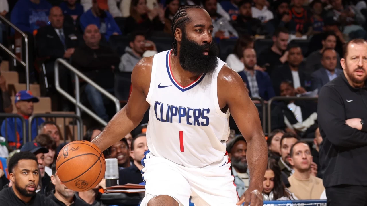 NBA’de Los Angeles Clippers’ın yıldız oyuncusu James Harden tarihe geçti! NBA tarihinin en skorer 15. oyuncu oldu