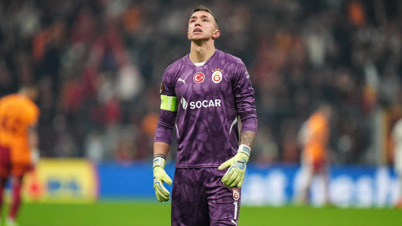 Galatasaray’da Dinamo Kiev maçında ıslıklanan Fernando Muslera’dan ayrılık kararı! 14 yıllık efsane veda ediyor