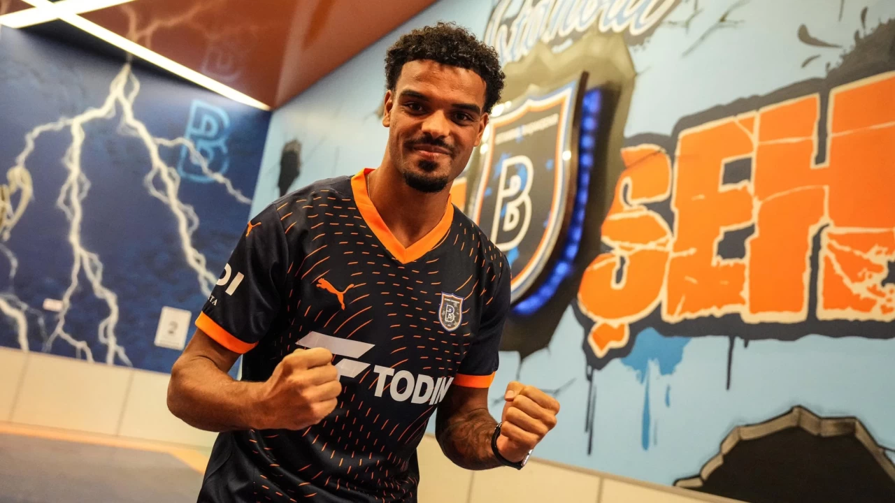 Başakşehir transferi resmen açıkladı! Christopher Operi ile 3,5 yıllık sözleşme imzalandı