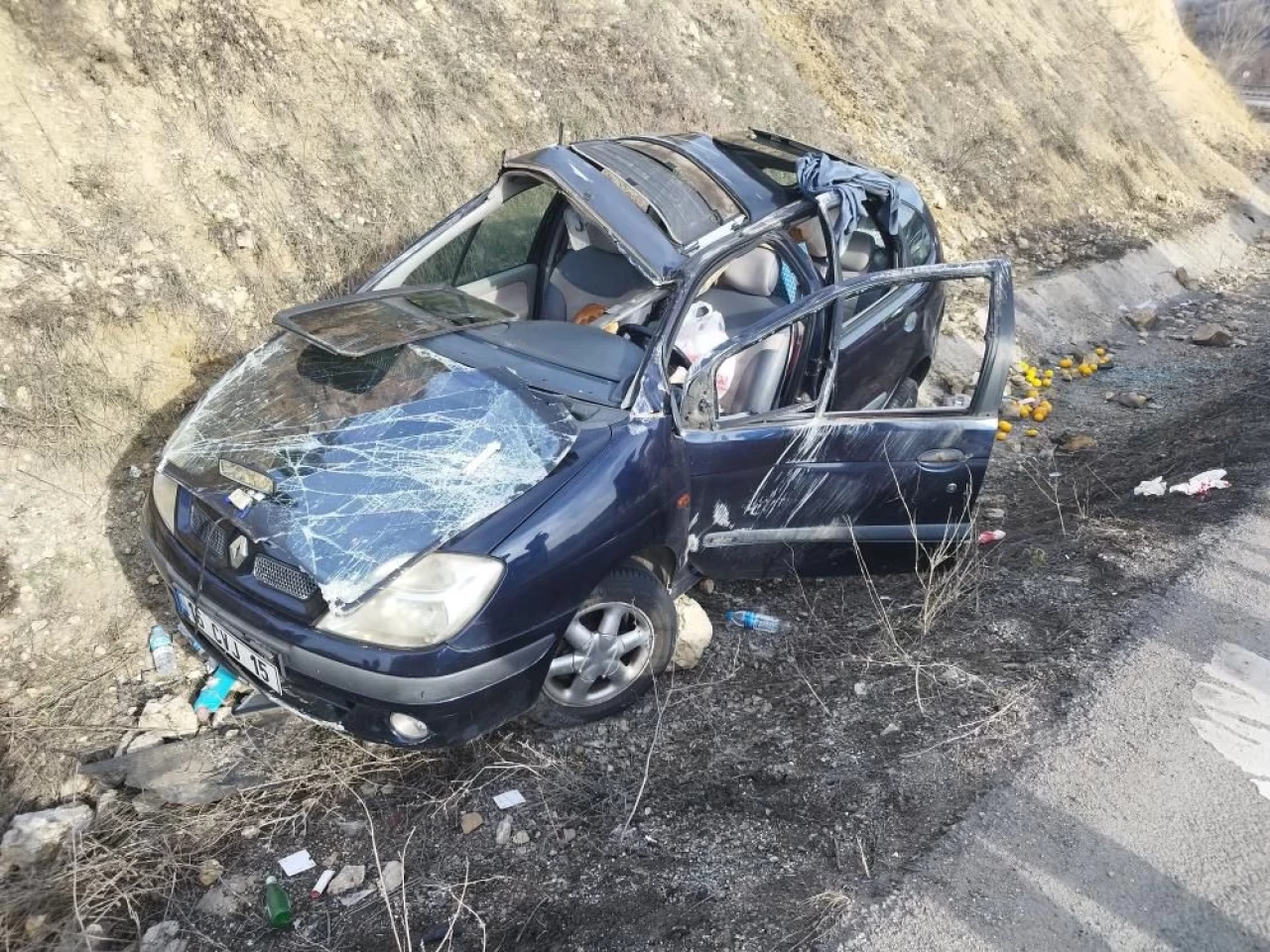 Çankırı'da bir otomobil devrildi: 3 kişi yaralandı