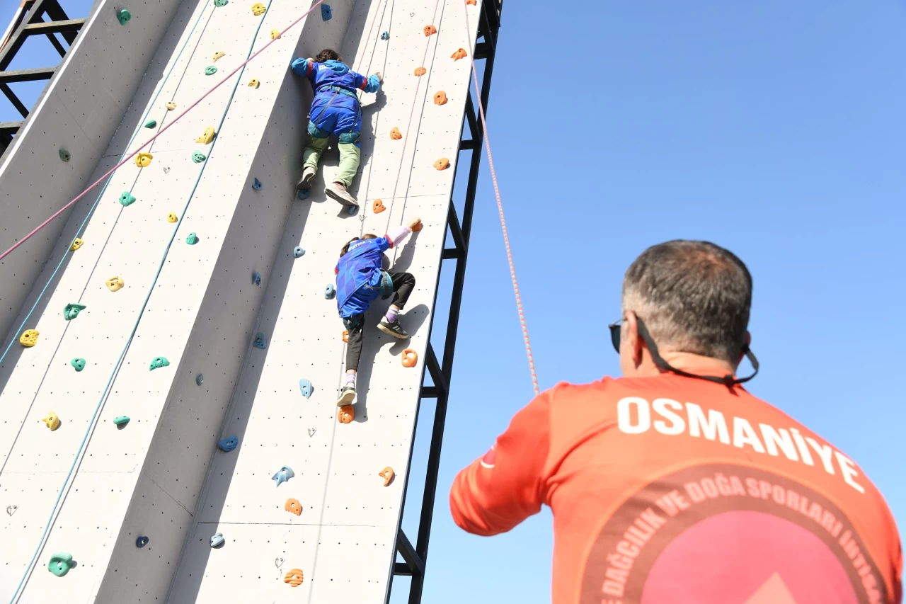 Osmaniye Belediyesi, “Tatil sporla daha güzel” sloganıyla yarıyıl tatilinde çocuklara eşsiz deneyimler sunuyor