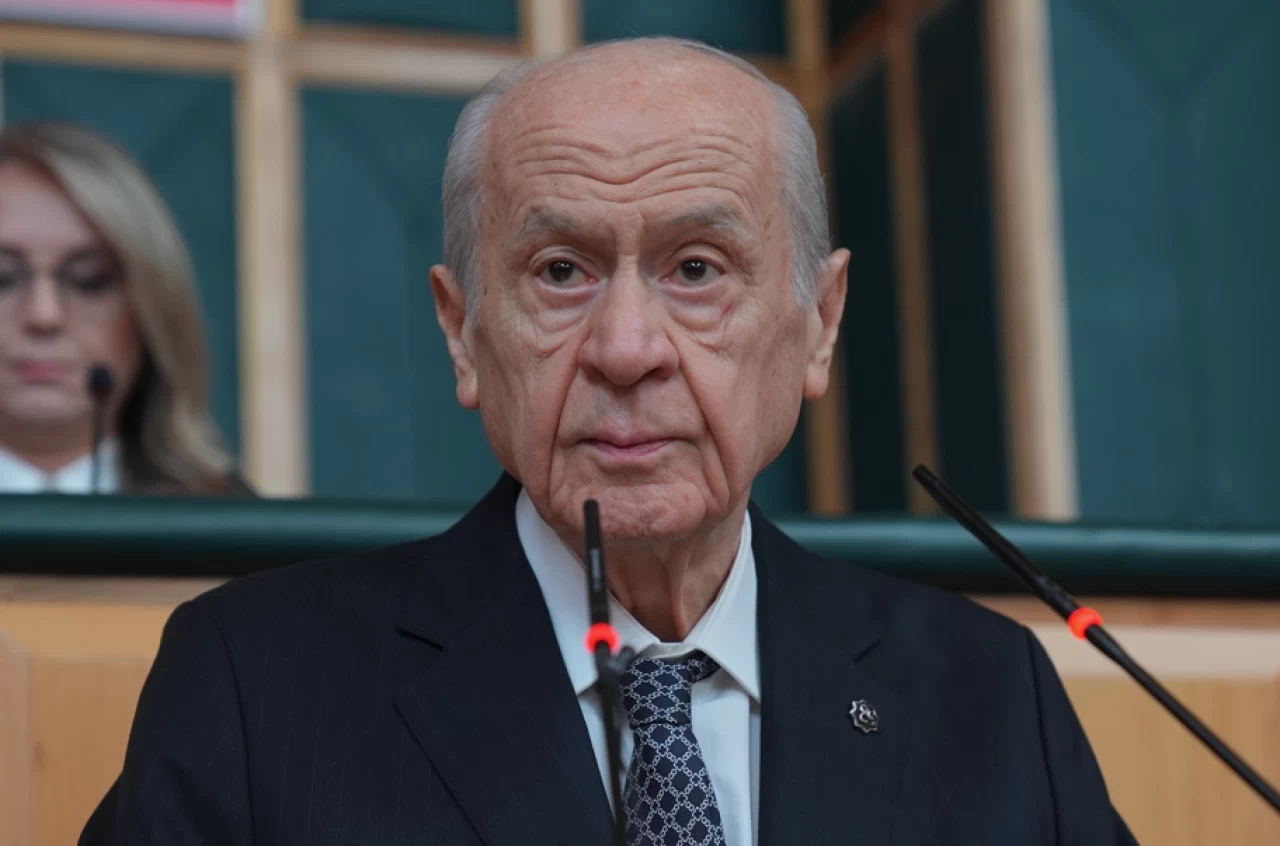 Devlet Bahçeli rozet