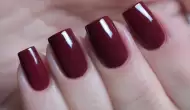 Tırnaklarda sonbahar modası: Göz alıcı rengiyle Black Cherry!