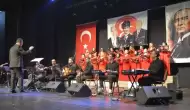 MHP Küçükçekmece 100. Yıl Kadınlar Korosu, ikinci "Cumhuriyet Konseri"ni verdi