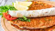 Evde Nefis Lahmacun Yapımı: İncecik Hamuru ve Lezzetli Harcıyla Tarif