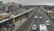 Bahçelievler'de metrobüs arızalandı: Yolcular tahliye edildi