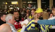 Fenerbahçe taraftarlarından Adana'da coşkulu karşılama