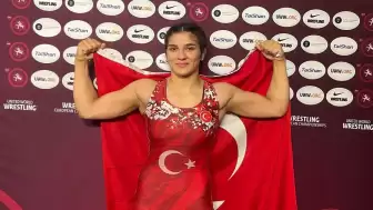 Milli güreşçimiz Nesrin Baş dünya ikincisi oldu!