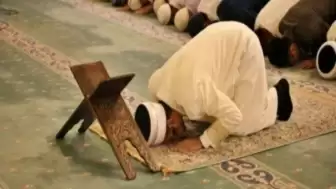 İmamın ardında namaz: Cemaatle namazda niyet nasıl yapılmalı?