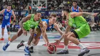 Basketbol Süper Ligi’nde Tofaş, Anadolu Efes’i yenerek namağlup liderliğini sürdürdü