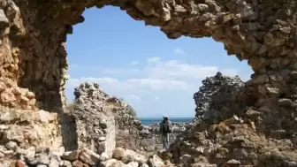 Kubadabad Sarayı'nın kuşhanesi günyüzüne çıkarılmaya çalışılıyor