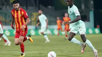 Esenler Erokspor, Yeni Malatyaspor'u 2-1 mağlup ederek 3 puanı hanesine yazdırdı