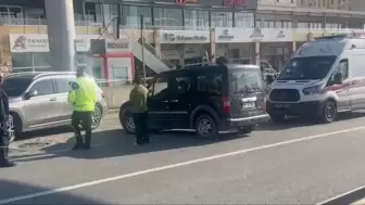 Yol vermeme kavgası kadın sürücüyü kolundan etti