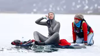 Milli sporcu Birgül Erken'den buz altında rekor denemesi