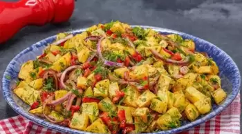 Patates Salatası Kaç Kalori? Besin Değerleri ve Sağlığa Faydaları