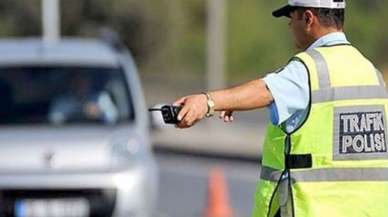 Polis baba ehliyetsiz oğlunu ihbar etti