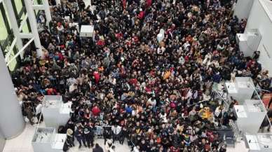 Binlerce yardım gönüllüsü İstanbul Havalimanı'na akın etti