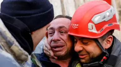 Hatay'da bir cana daha ulaşan ekipler gözyaşlarını tutamadı