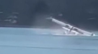 İki uçak göl üzerinde çarpıştı: 4 ölü!
