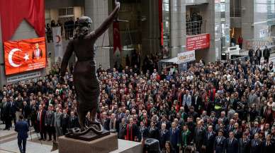 Şehit savcı Mehmet Selim Kiraz, İstanbul Adliyesi'nde düzenlenen törenle anıldı