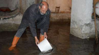 Elazığ'da deprem sonrası su baskını! Kaynağı bilinmiyor