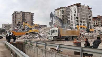 Kahramanmaraş'ta enkaz kaldırma çalışmaları devam ediyor