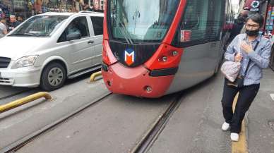 Sirkeci'de tramvay raydan çıktı