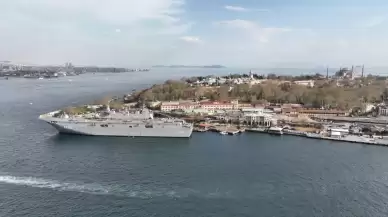 TCG Anadolu gemisi Sarayburnu Limanı'na demirledi