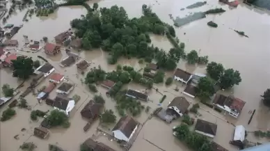 Sırbistan'ı sel vurdu! Binlerce ev su altında kaldı