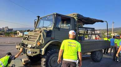 Hatay'da askeri araç tıra çarptı: 10 asker yaralı