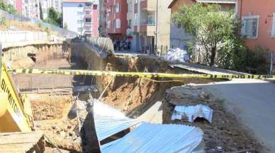 İstanbul'da yol çöktü: Binalar boşaltıldı