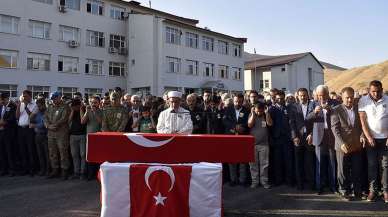 Şehit Piyade Sözleşmeli Er Bünyamin Barlık, son yolculuğuna uğurlandı