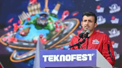 İzmir'de TEKNOFEST heyecanı... Bayraktar: TEKNOFEST kuşağı zihinsel bir devrime imza atıyor