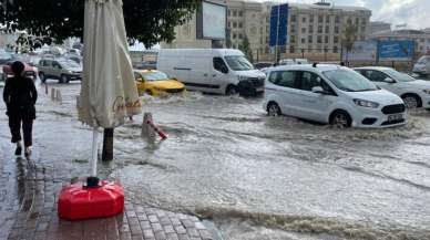 İstanbul'da sağanak su baskınlarına neden oldu