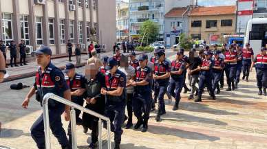 Polisin bıçaklanması olayı ile ilgili gözaltına alınan 8 şüpheli adliyeye sevk edildi