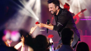 Tarkan, Cumhuriyet'in 100. yılı için marş besteledi! Dinleyicilerden tam not aldı