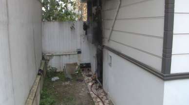 Beylikdüzü’nde ev yangını: 3 kişi mahsur kaldı