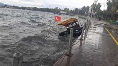 Kocaeli'de tekneler battı: Kurtarmak için kıyıya koştular