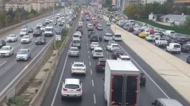 İstanbul sele teslim... Trafik yoğunluğu yüzde 70'e yükseldi