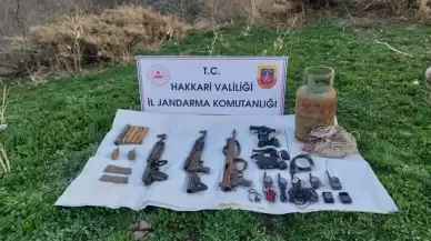 Hakkari'de terör operasyonunda silah ve mühimmat ele geçirildi