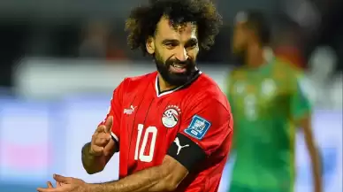 Mısır milli maçında Salah'a saldırı