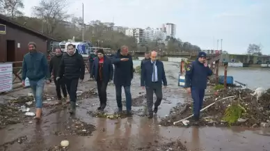 Sağanak ve rüzgar iki ilde hasara yol açtı