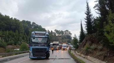 Burdur’da 2 otomobil ve tır çarpıştı: 1 yaralı