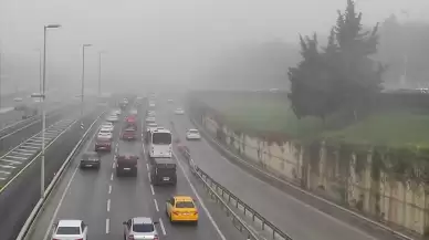 İstanbul'da gece etkili olan sis sabah saatlerinde de etkisini gösterdi