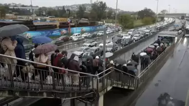 İstanbullular için çekilemez hal aldı! İBB'nin bakımsızlıktan dökülen metrobüsleri artık yetersiz kalıyor